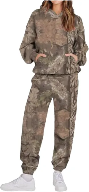Camo Sweatsuits for Women Set 2 Piece Maple Leaf Print Oversized Sweatshirt Camo Hoodies Sweater Sweatpants Sets