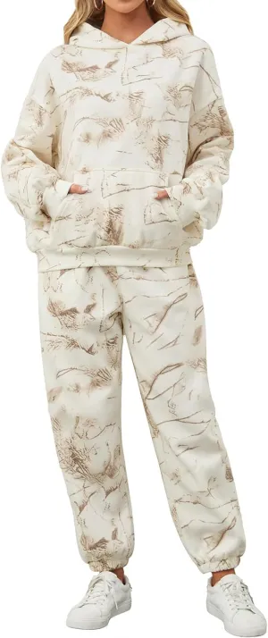 Camo Sweatsuits for Women Set 2 Piece,Womens Camo Hoodie Maple Leaf Print Oversized Sweaters Sweatshirt Sweatpants