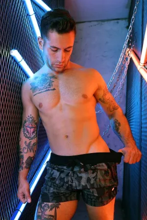 HOOK UP SHORTS CAMO