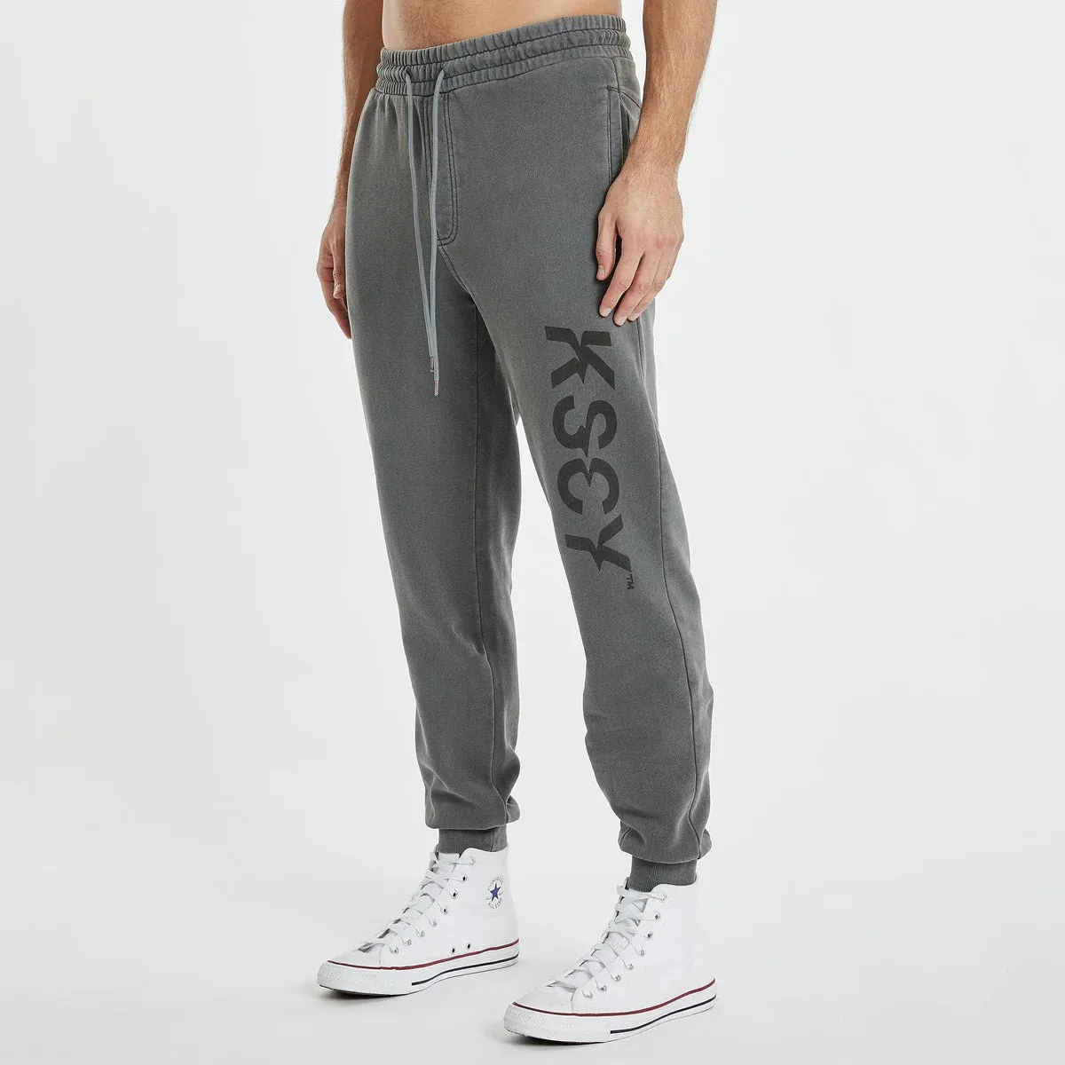 Saxon Trackpant Pigment Charcoal