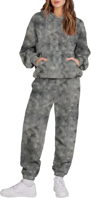 Women's Camo Sweatsuit Set - 2 Piece: Oversized Maple Leaf Print Hoodie & Sweatpants