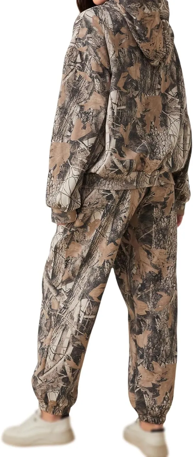 ZWRXW Camo Sweatsuits Women 2 Piece Outfit Lounge Set Maple Leaf Print Oversized Hoodie Camo Sweatpants Set Casual Tracksuit